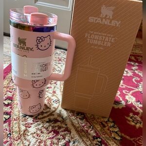 EXLUSIVE NEW Hello Kitty x Stanley 40oz Quencher Flowstate Tumbler MUST-HAVE!
